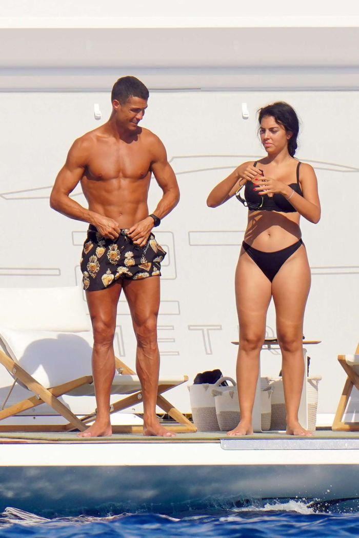 Georgina Rodriguez In A Black Bikini On A Yacht In St Tropez