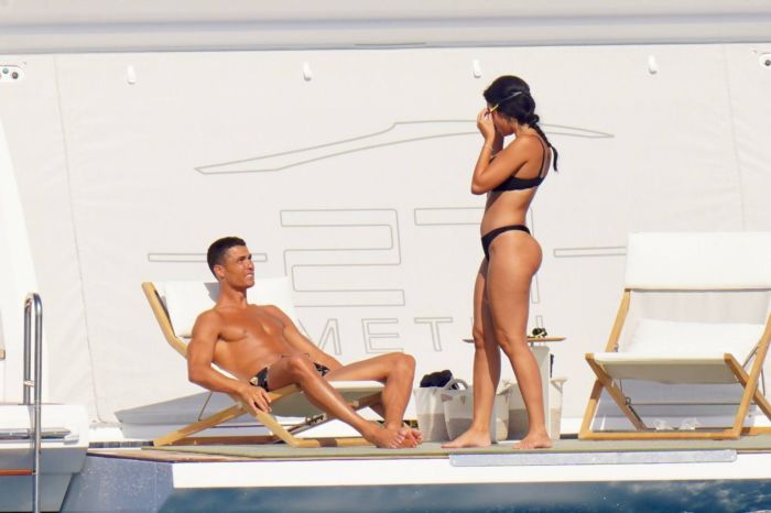 Georgina Rodriguez In A Black Bikini On A Yacht In St Tropez