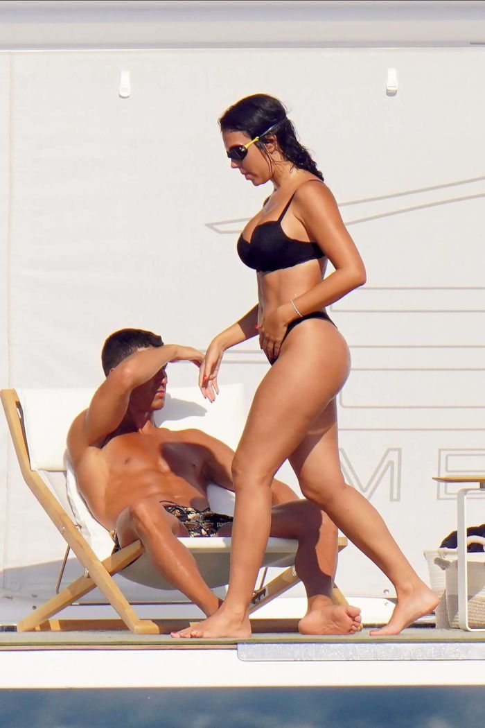 Georgina Rodriguez In A Black Bikini On A Yacht In St Tropez