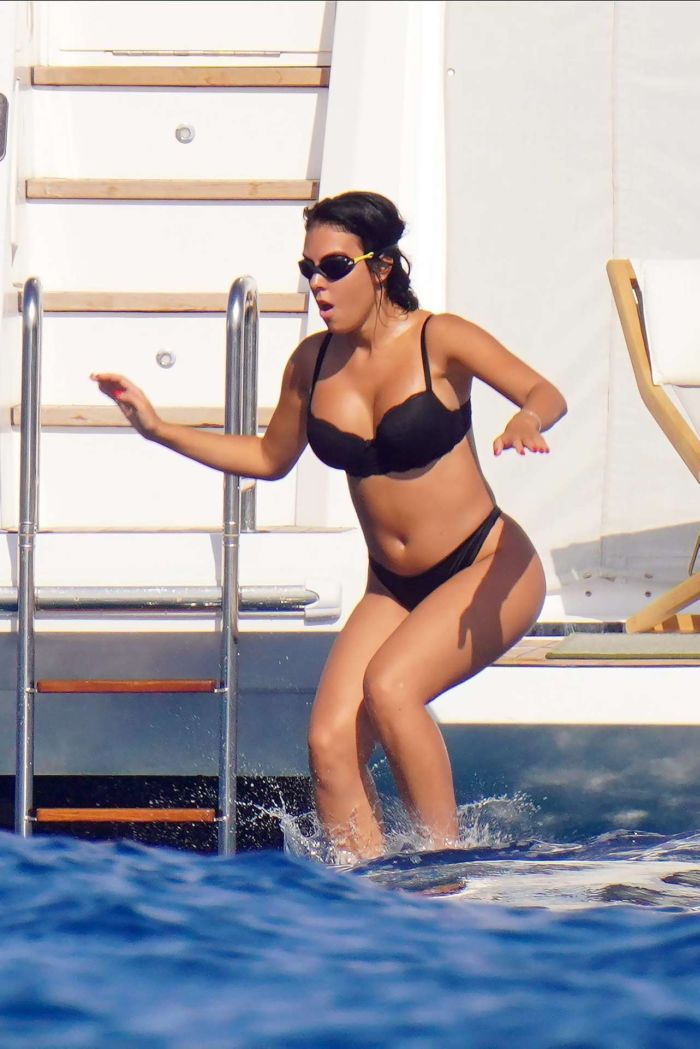 Georgina Rodriguez In A Black Bikini On A Yacht In St Tropez
