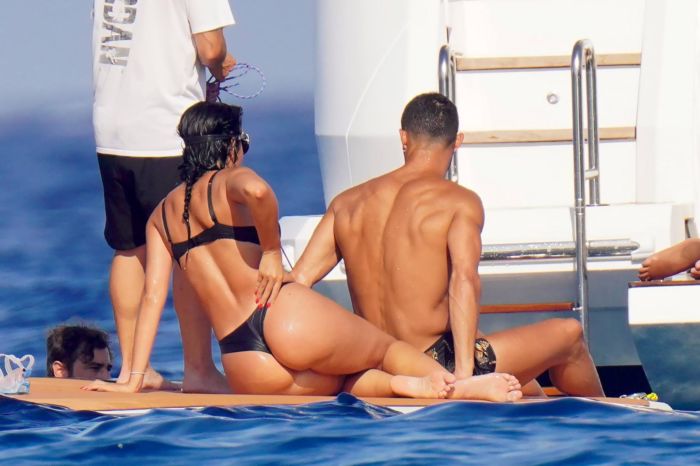 Georgina Rodriguez In A Black Bikini On A Yacht In St Tropez