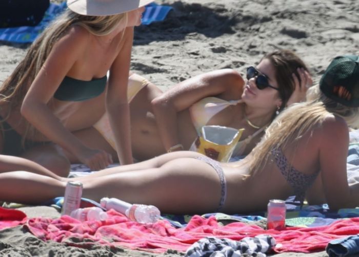 Hannah Ann Sluss On A Vacay Mode In Bikini At The Beach In Malibu