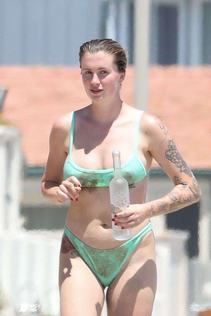 Ireland Baldwin Vacationing In Bikini At The Beach