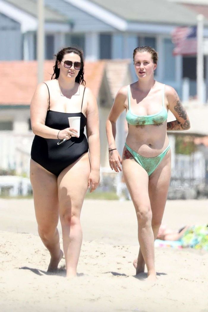 Ireland Baldwin Vacationing In Bikini At The Beach
