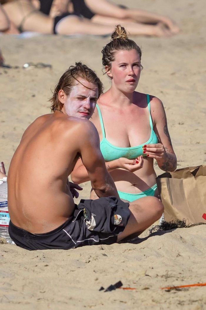 Ireland Baldwin Vacationing In Bikini At The Beach