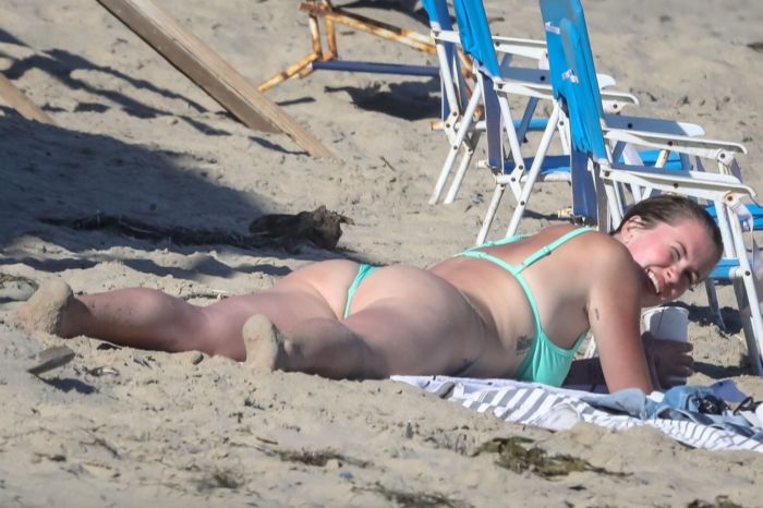 Ireland Baldwin Vacationing In Bikini At The Beach
