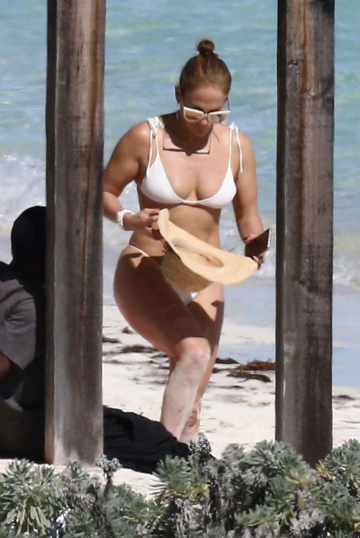 Jennifer Lopez On A Bikini Vacation In Turks And Caicos