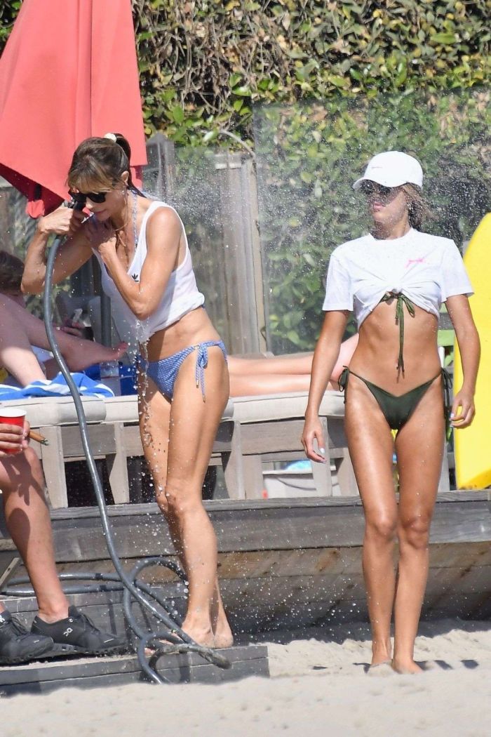 Jennifer Flavin, Sophia, Sistine And Scarlett Stallone Enjoy Their Holiday On The Beach