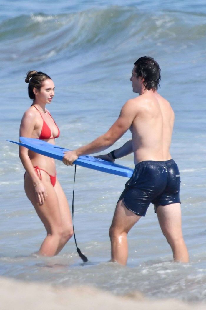 Jennifer Flavin, Sophia, Sistine And Scarlett Stallone Enjoy Their Holiday On The Beach