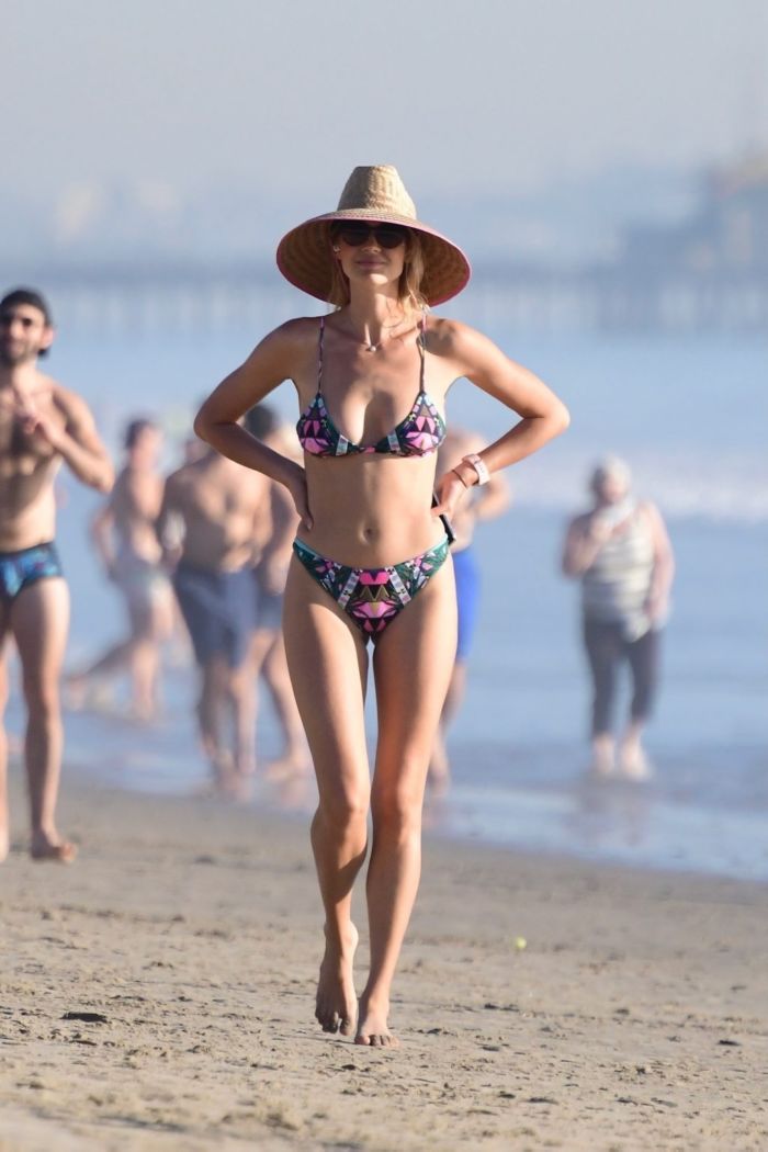 Kelly Rohrbach On A Bikini Vacation At The Beach In Santa Monica