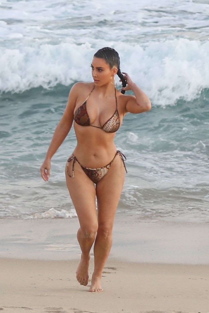 Kim Kardashian Enjoying In A Bikini On The Beach In Malibu