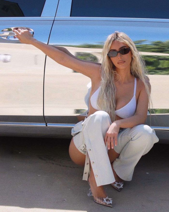 Kim Kardashian Looks Stunning In A White Bikini