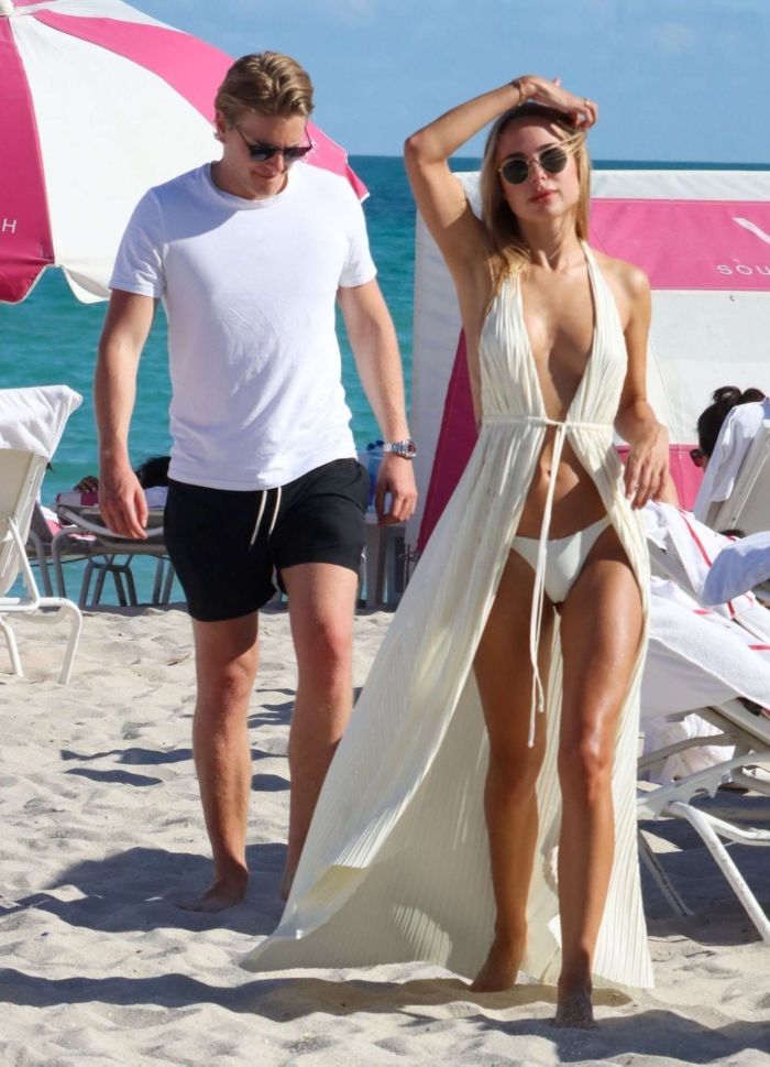 Kimberley Garner Looks Amazing In A White Bikini On The Beach In Miami