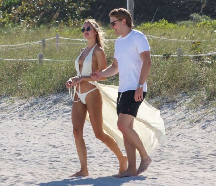 Kimberley Garner Looks Amazing In A White Bikini On The Beach In Miami