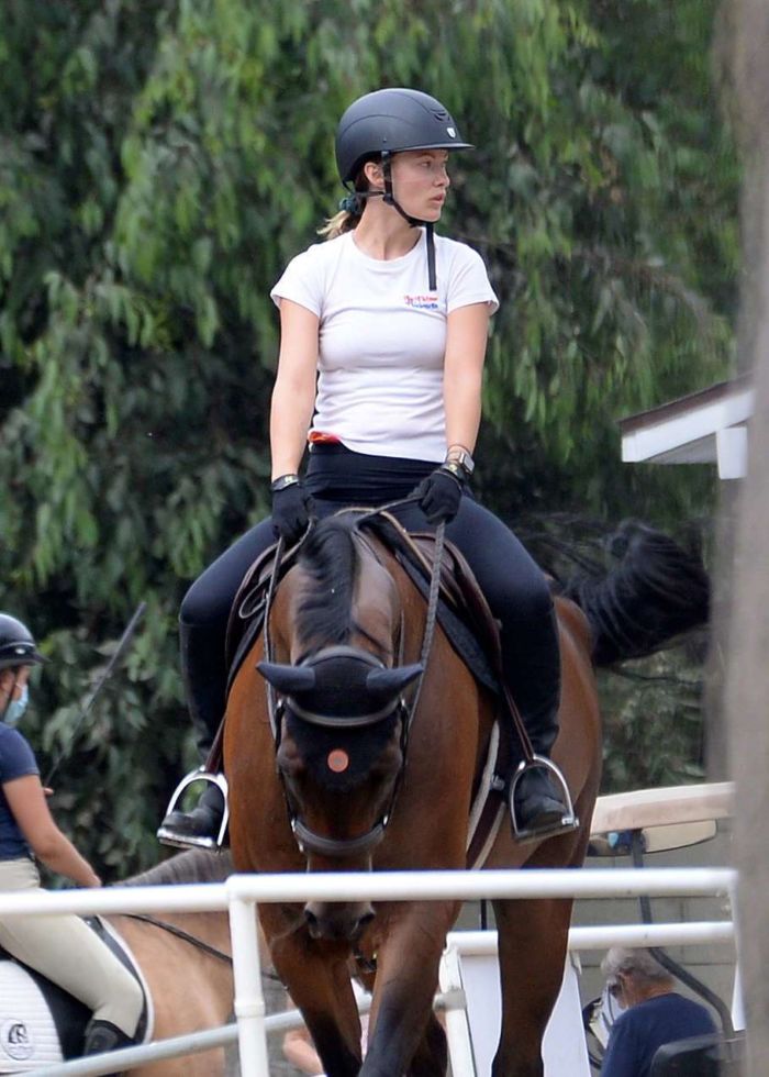 Olivia Wilde Riding A Horse In Thousand Oaks