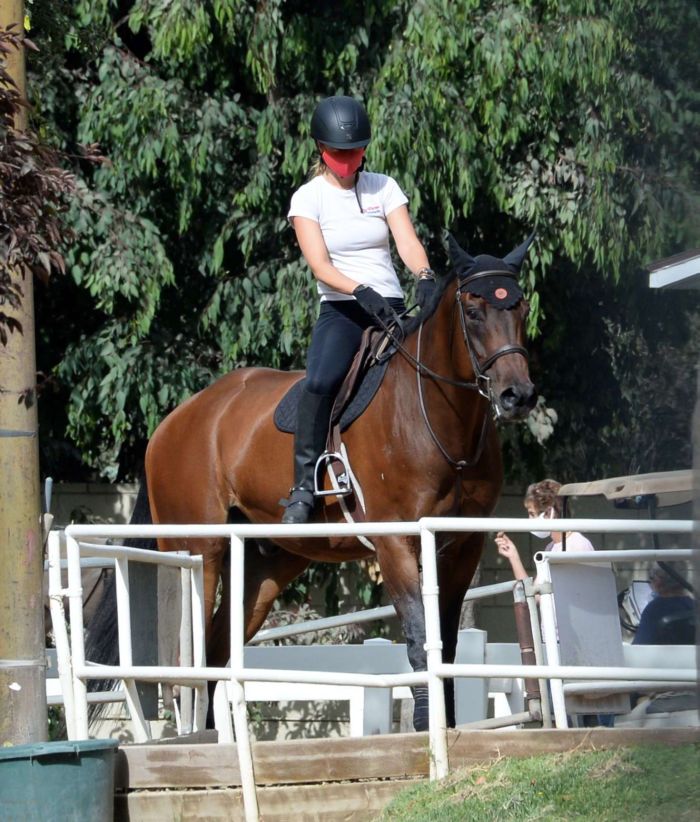 Olivia Wilde Riding A Horse In Thousand Oaks