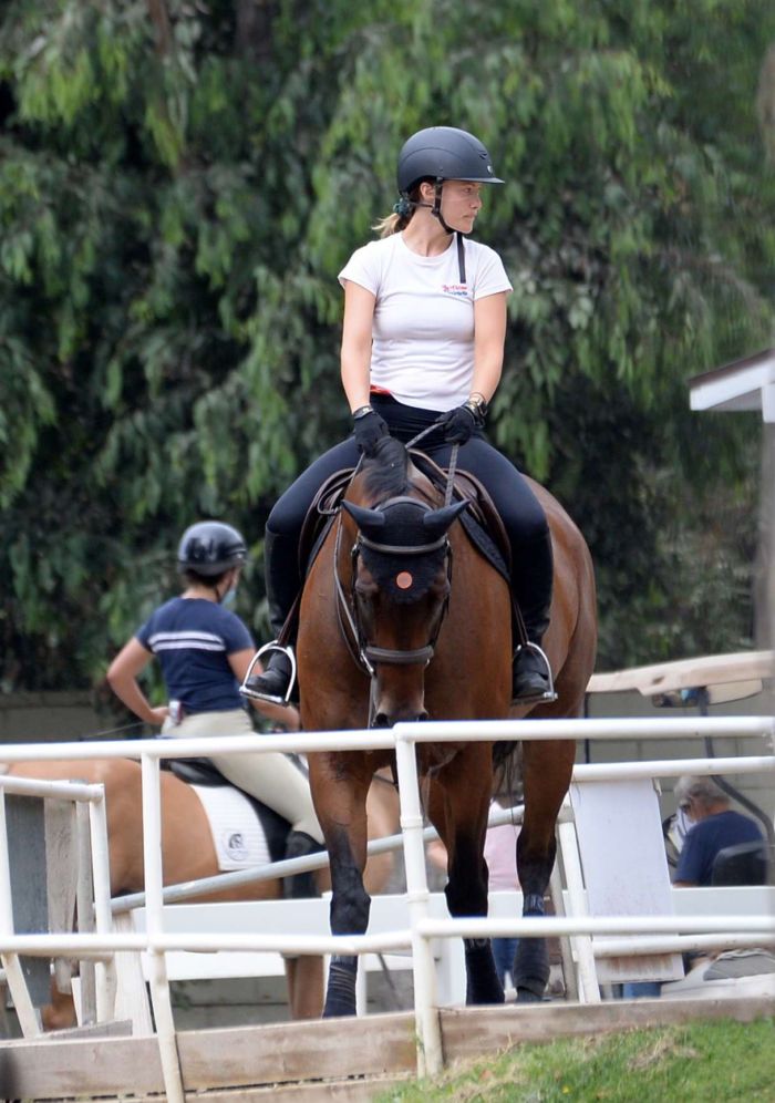 Olivia Wilde Riding A Horse In Thousand Oaks