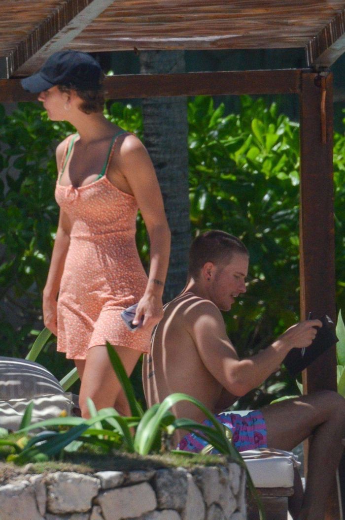 Rachel Cook On A Bikini Vacation With Boyfriend In Mexico