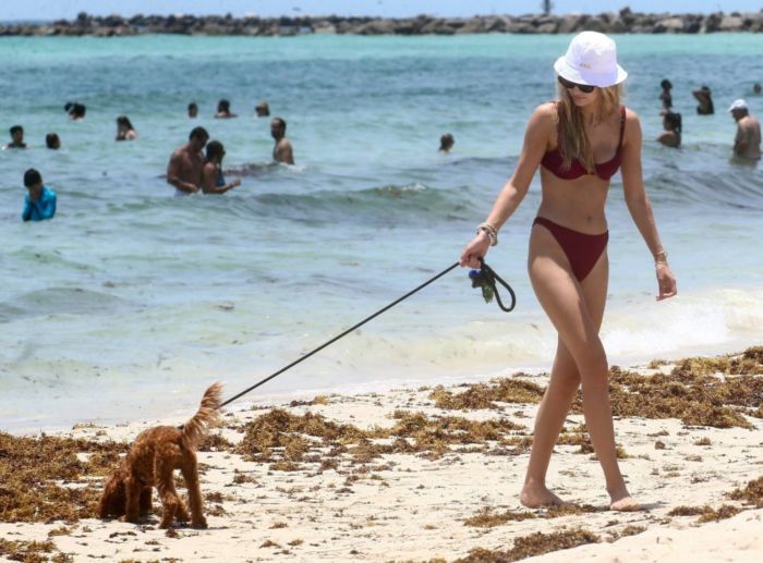 Roosmarijn De Kok In A Bikini On The Beach In Miami