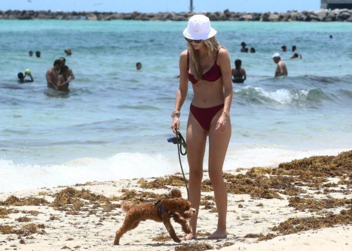 Roosmarijn De Kok In A Bikini On The Beach In Miami
