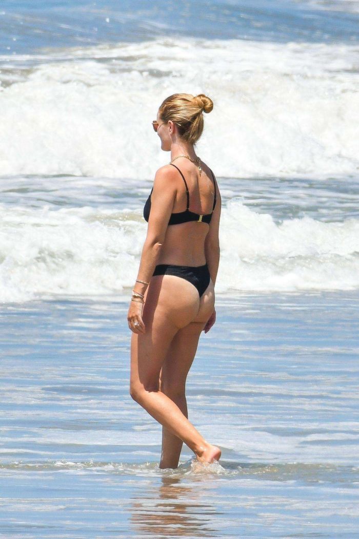 Rosie Huntington-Whiteley On A Bikini Vacation In Malibu