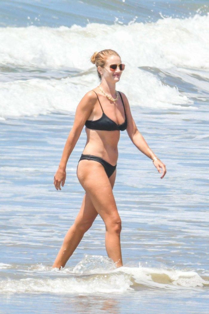 Rosie Huntington-Whiteley On A Bikini Vacation In Malibu