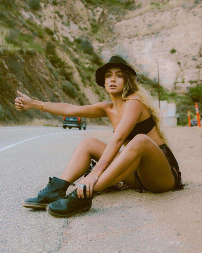 Sommer Ray In An Awesome Outdoor Photoshoot