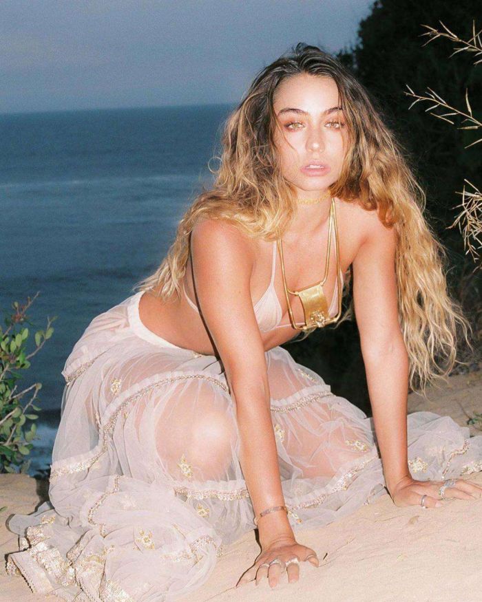 Sommer Ray's Sensational Bikini Photoshoot At The Seashore