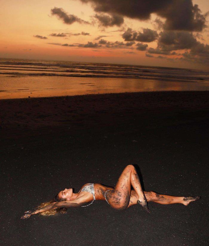 Sommer Ray In Bikini For A Sensational Sunset Photoshoot