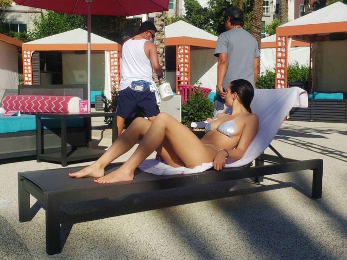 Tao Wickrath In A Silver Bikini At The Swimming Pool