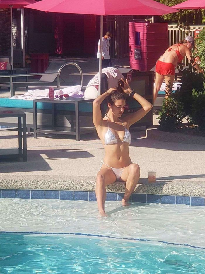 Tao Wickrath In A Silver Bikini At The Swimming Pool